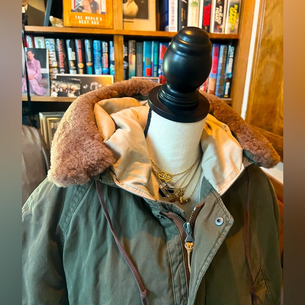 SOLD ——POLO By Ralph Lauren Down filled Khaki coat w a dyed lambskin fur collar. - Picture 4 of 13